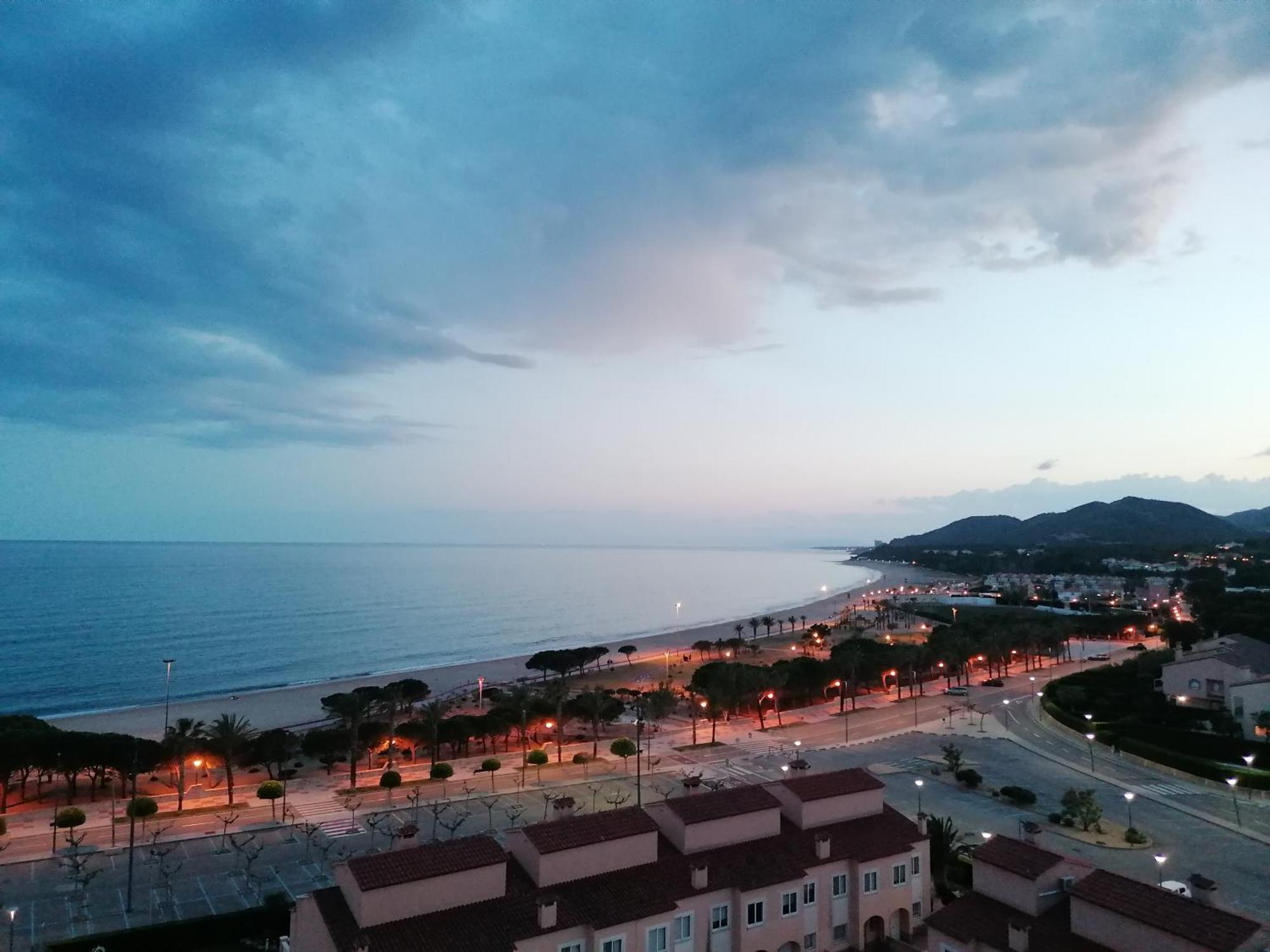 Apartamento Con Terraza, Vistas Playa Y Montana Hospitalet De L'Infant Exterior photo